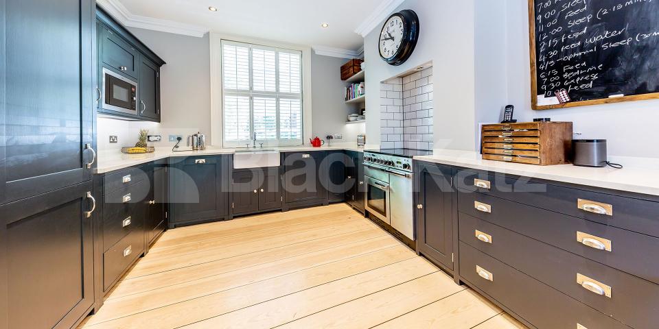 			3 Bedroom, 1 bath, 1 reception House			 Goldington Street, CAMDEN - KINGS CROSS